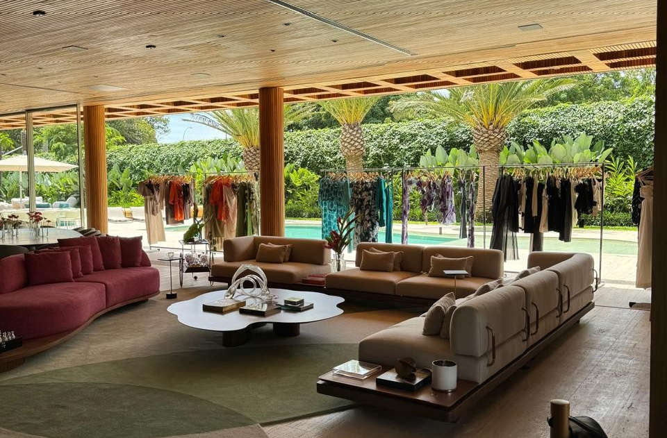 Adriana Degreas Launches Exciting Pop-Up Stores Across Brazil!