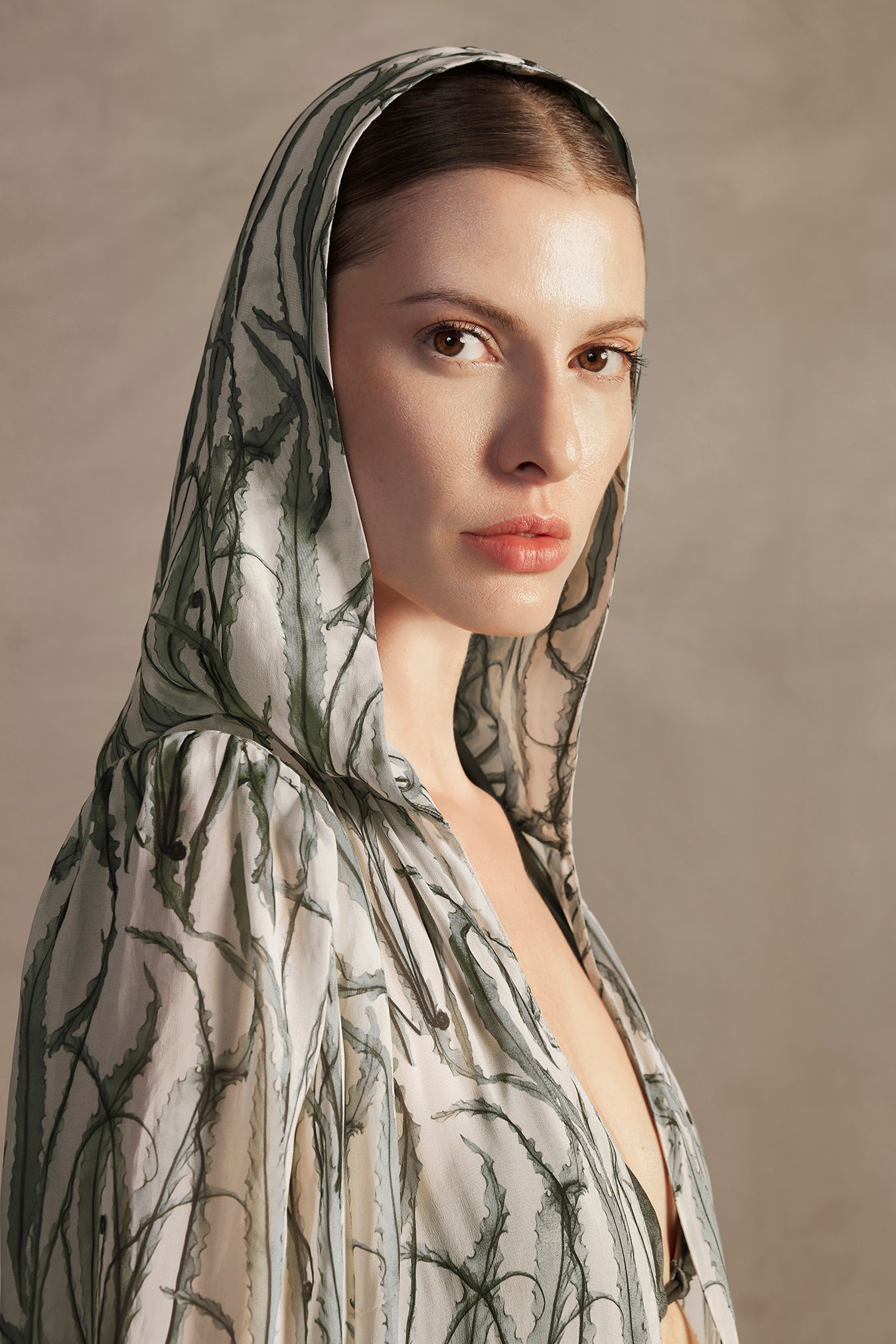 Samambaia Hooded Long Robe Hood Detail