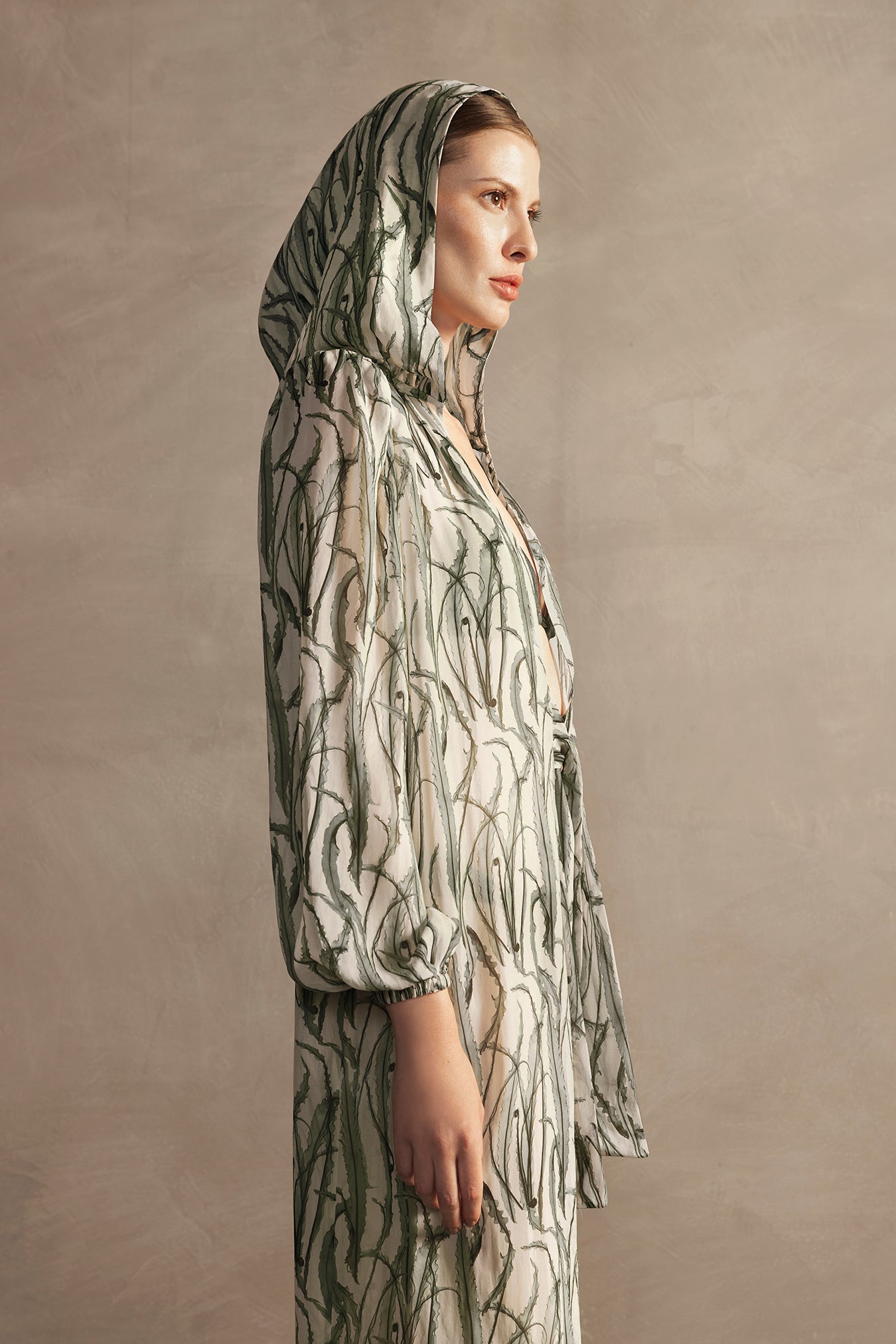 Samambaia Hooded Long Robe Hood