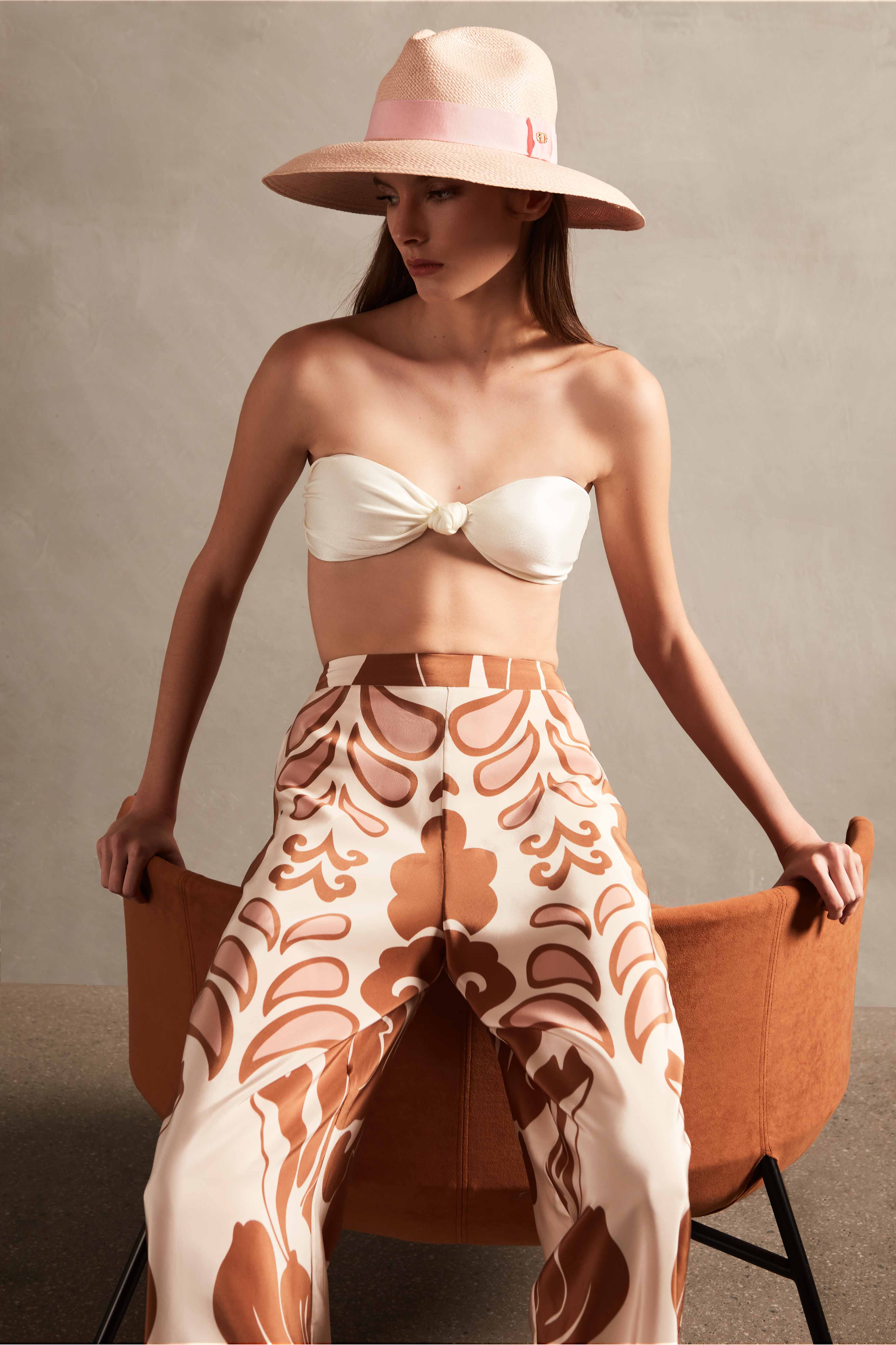 Spray Of Flower Wide-Leg Pants Brown Close Up