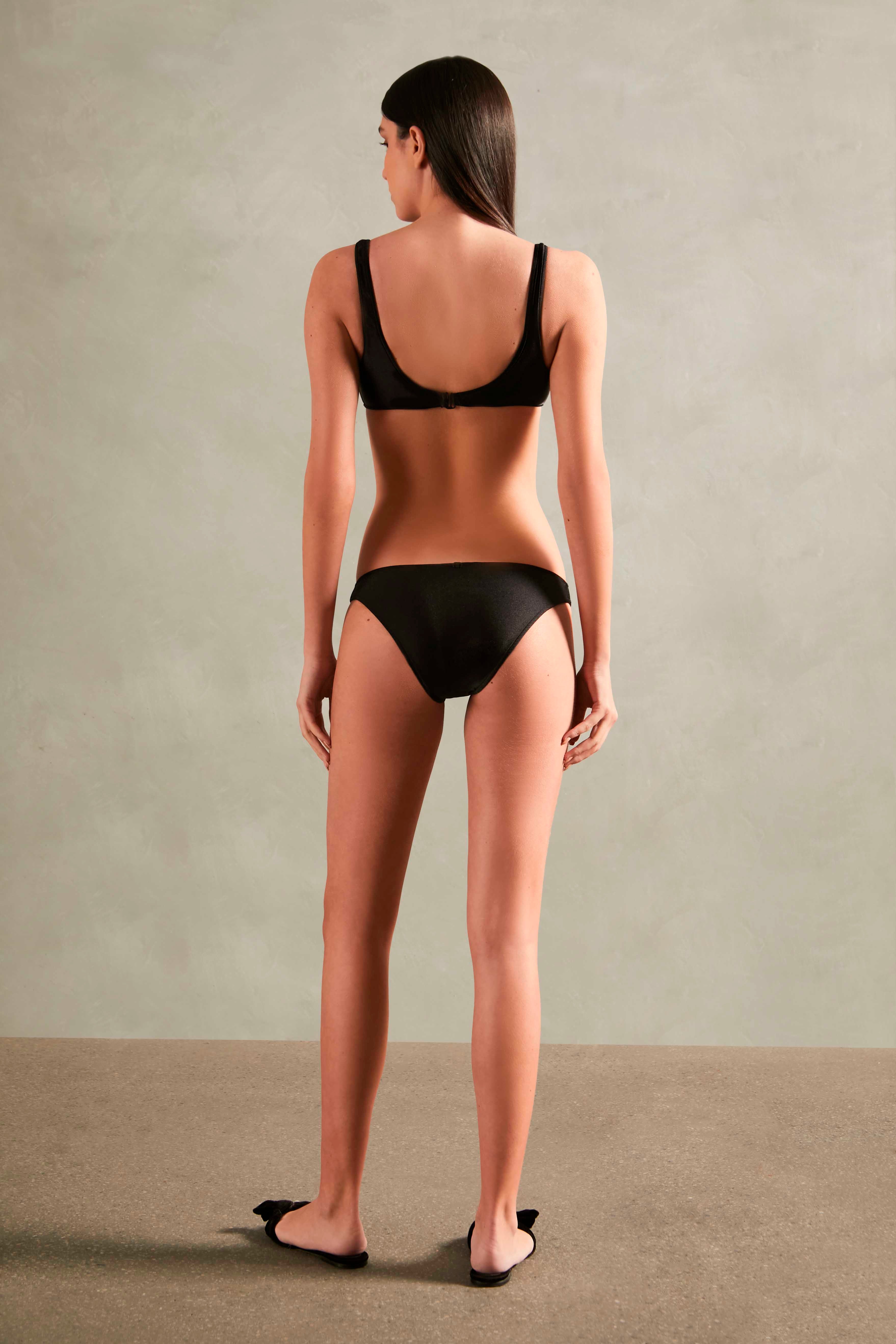 Timeless Bikini With Straps Back