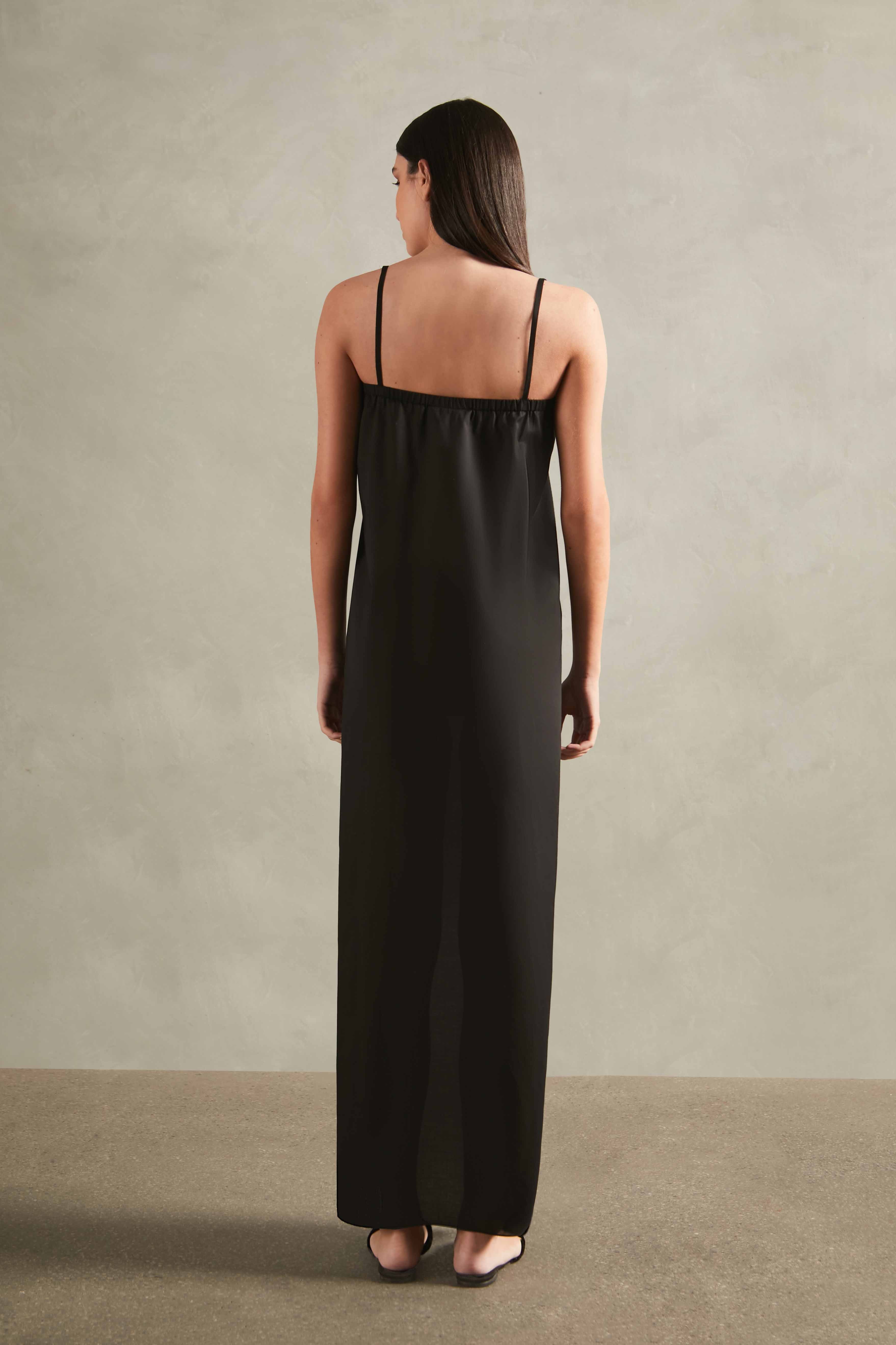Timeless Long Dress With Front Slit Back