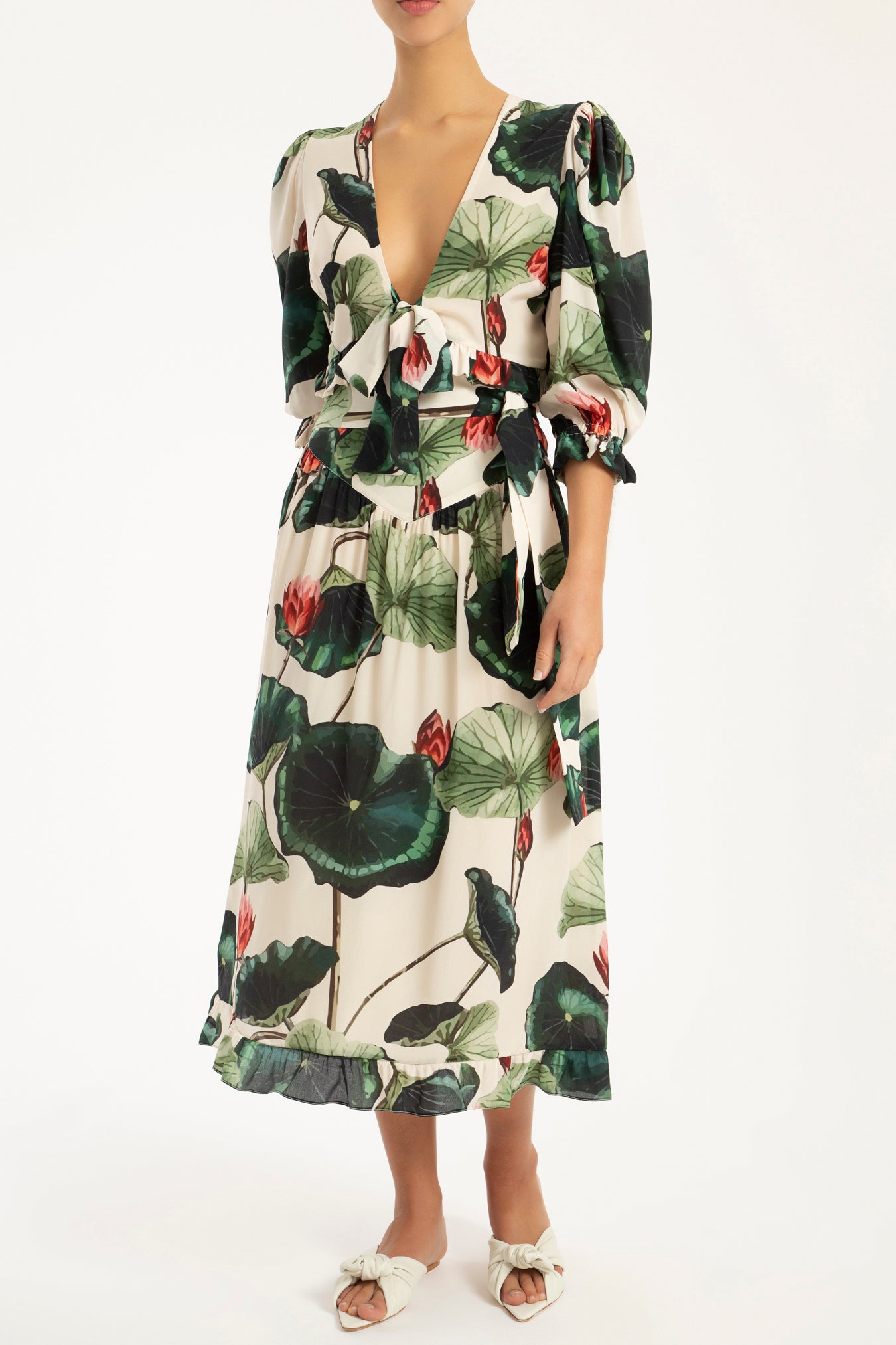 Victoria Regia Ruffled Blouse With Skirt 2