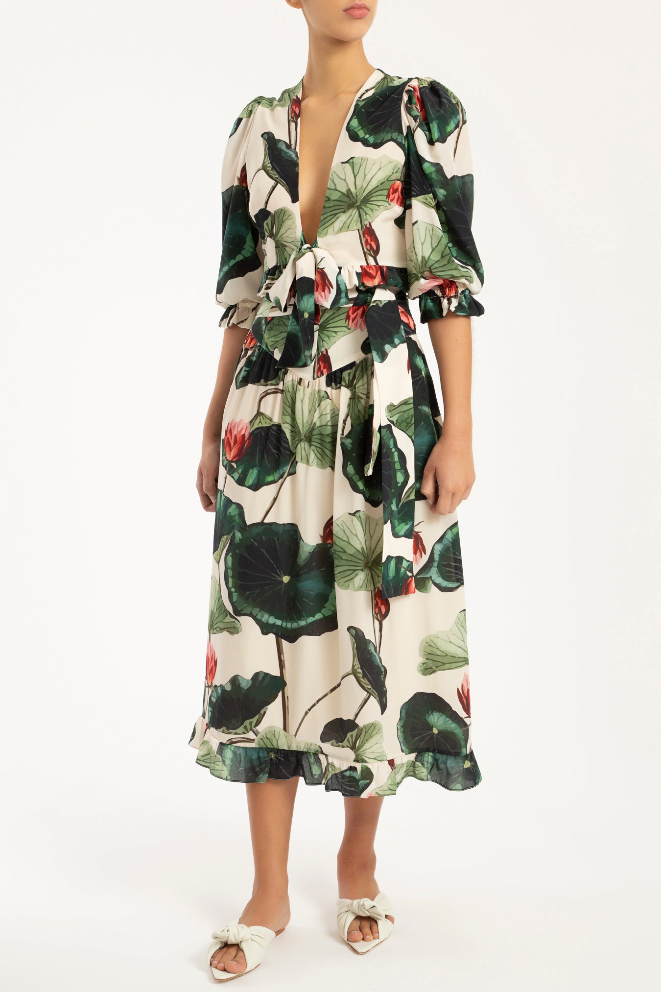 Victoria Regia Ruffled Blouse With Skirt