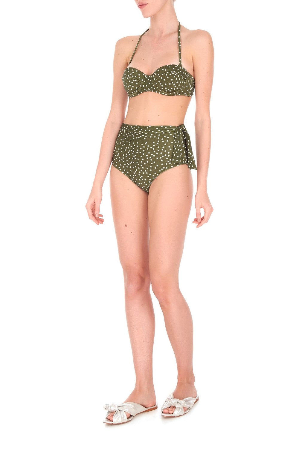 Inspired by glamorous divas from Hollywood, these hot pants are made from stretch fabric- it has a supportive underwired balconette top with detachable strap and high-rise briefs
