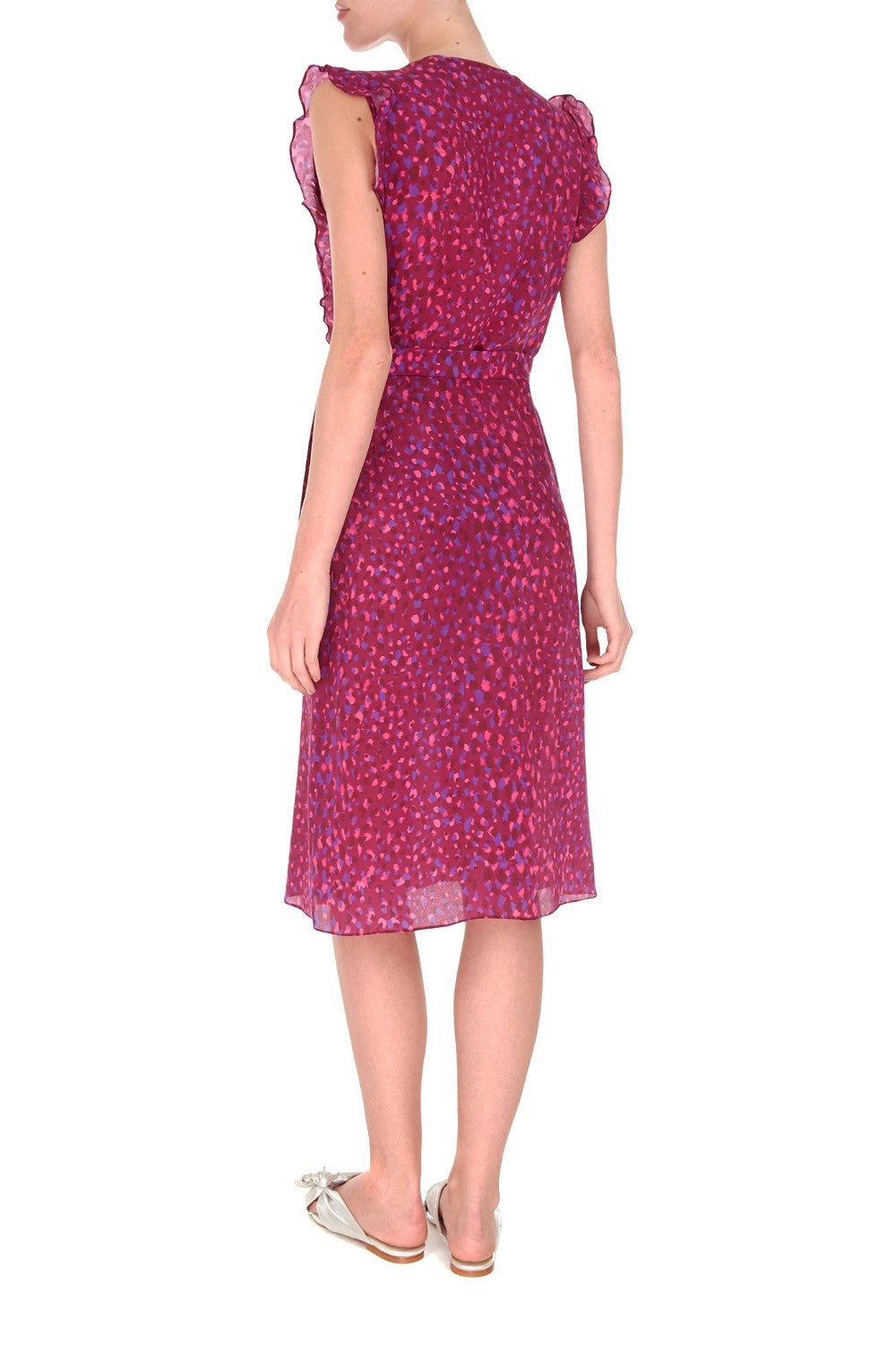 The beauty of this midi dress is that you can wear it for so many different occasions- on an evening out with sandals, or we love it with flat sandals for lunch with girlfriends