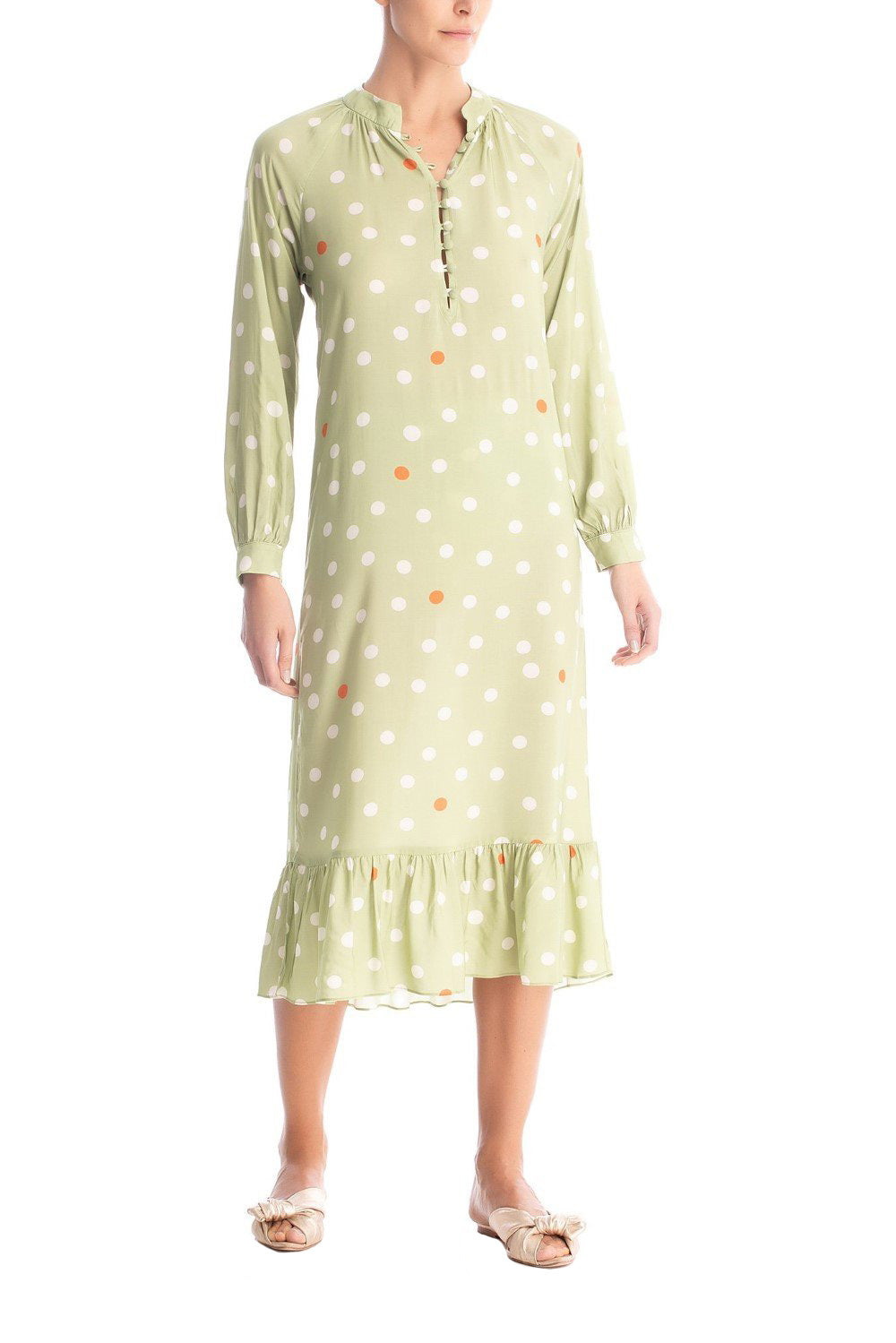 This midi dress is crafted from viscose and cut to a fluid silhouette with a mandarin collar which gives a retro charm to the piece