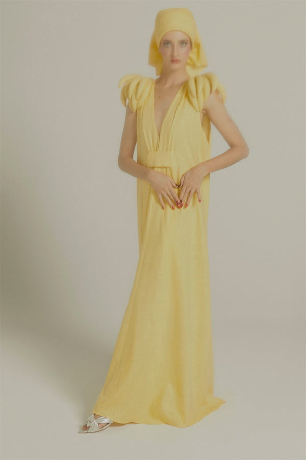 Adriana Degreas’ bananas brooch maxi dress is inspired by the ‘20s dancer Josephine Baker, who used to wear a banana skirt