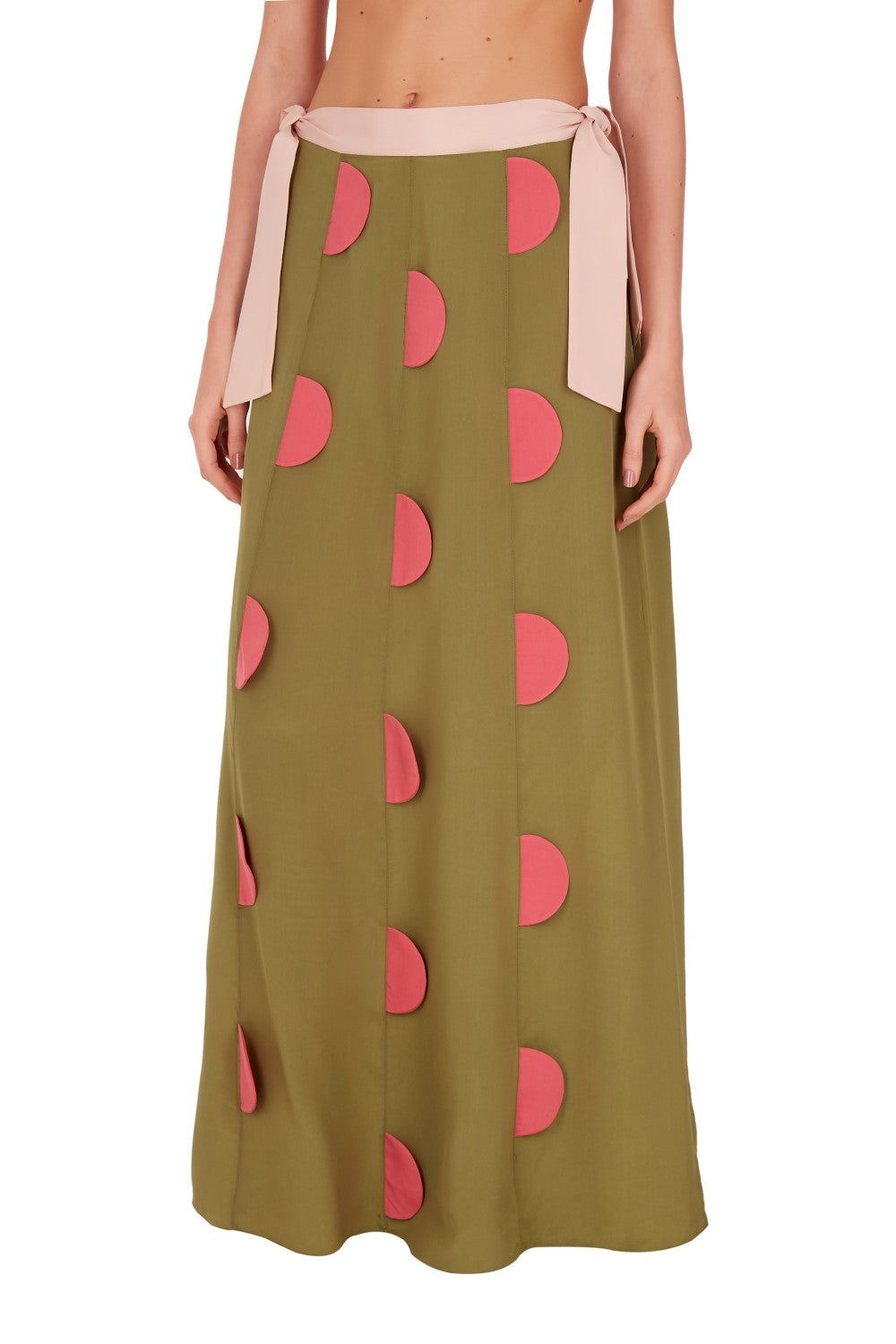 Inspired by the ‘20s Art Deco style, this long skirt features an array of geometric patterns in vintage rose and green