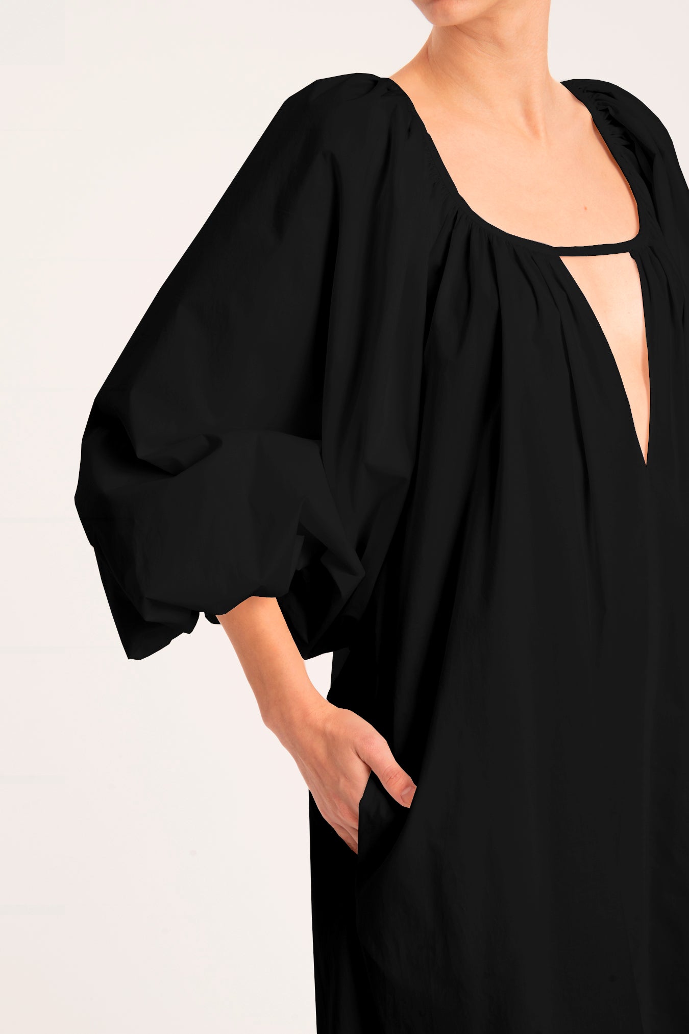 Effortless Chic Black Puff-Sleeved Long Dress Detail