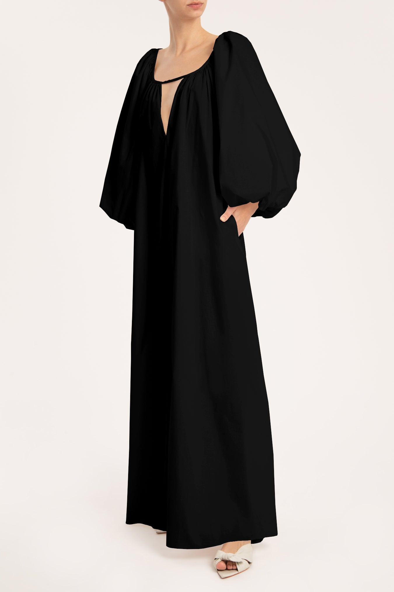 Effortless Chic Black Puff-Sleeved Long Dress Front