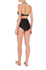 These classic and feminine strapless hot pants are the perfect choice for your destination wear