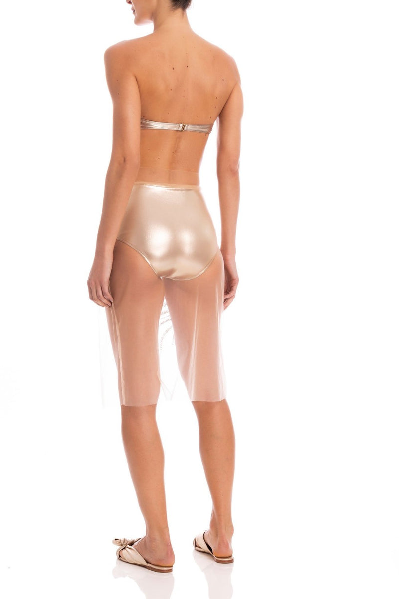 This Soleil skirt and hot pants set, is made for a sim fit with high-rise waist and features a transparent tulle fabric