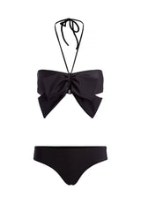Chic and timeless, the black bikini is a very elegant option for your beach wardrobe. This piece is made of stretch fabric and shaped with self-tie straps for your comfort fit