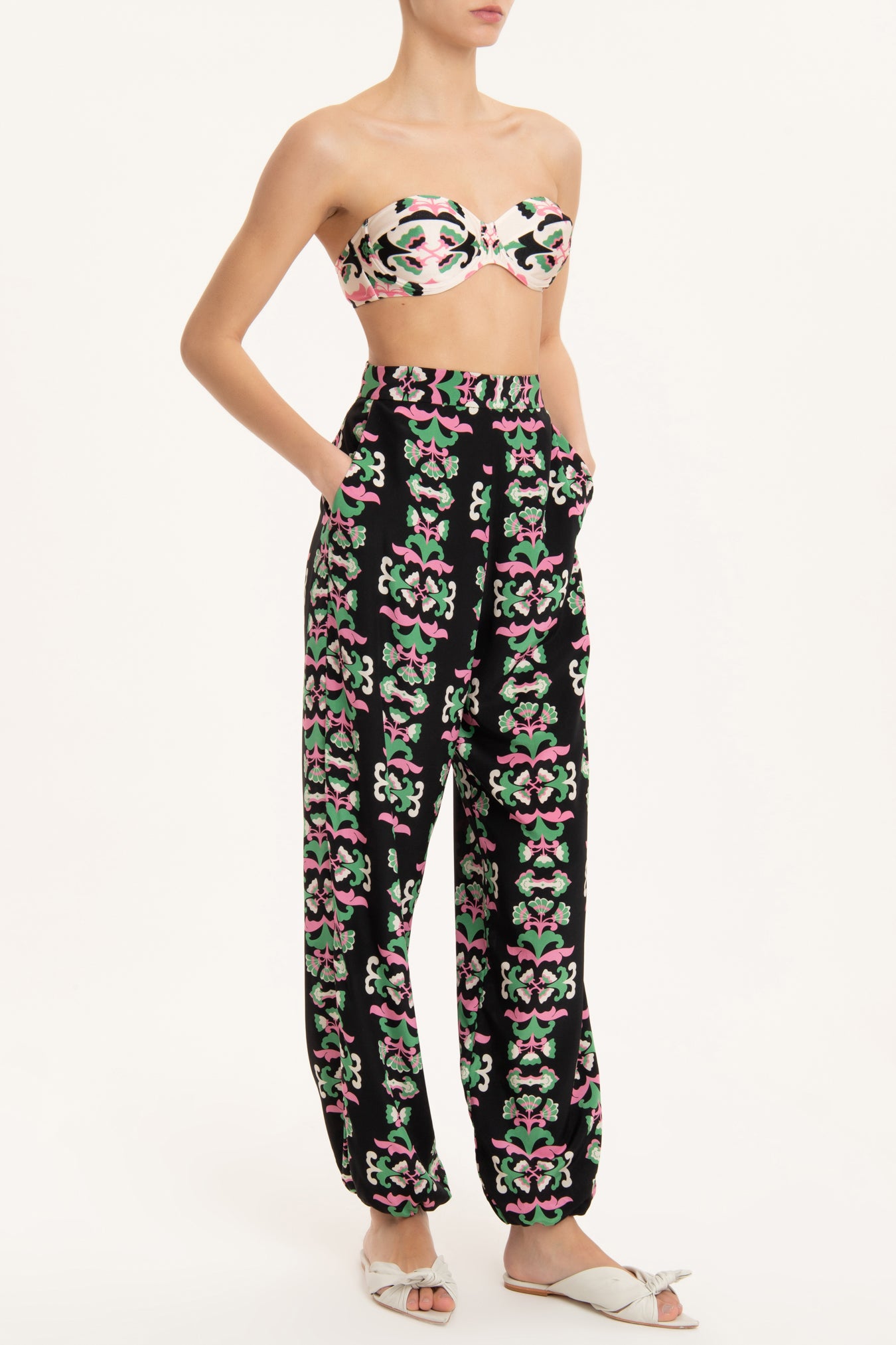 Twisted Flowers Carrot Pants Side