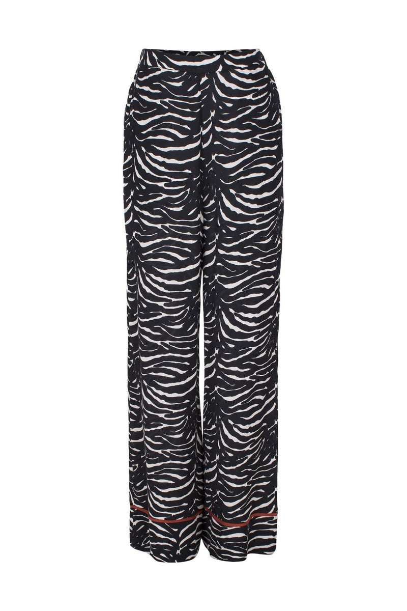 Reminiscent of 1970s style, these palazzo pants bring an elegant touch to your wardrobe