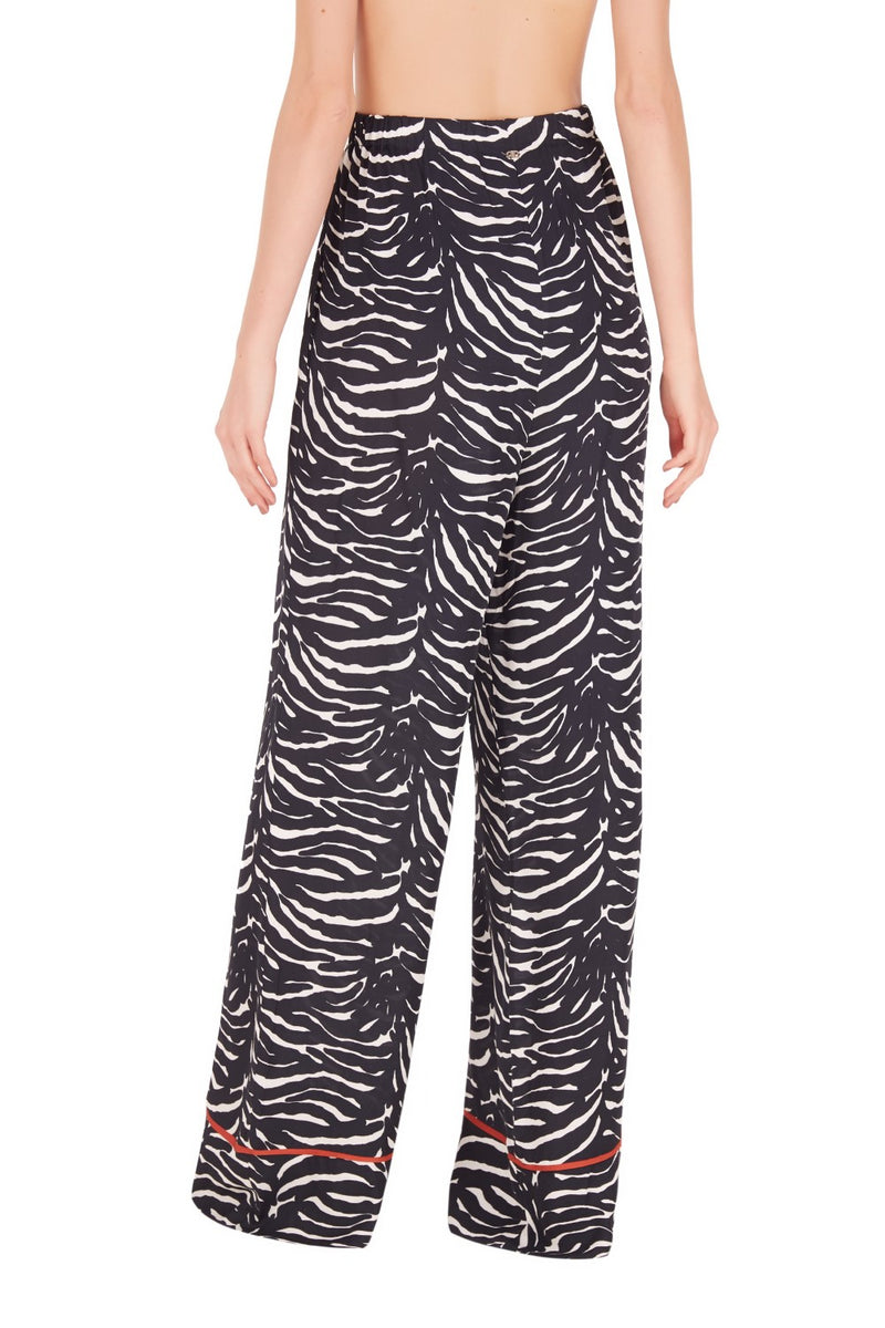 Reminiscent of 1970s style, these palazzo pants bring an elegant touch to your wardrobe